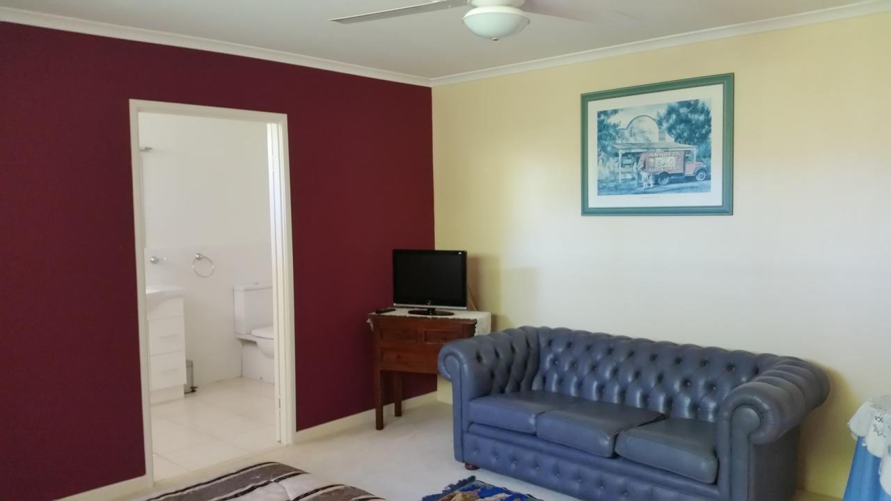 Hilltop Hideaway Ninderry Bagian luar foto