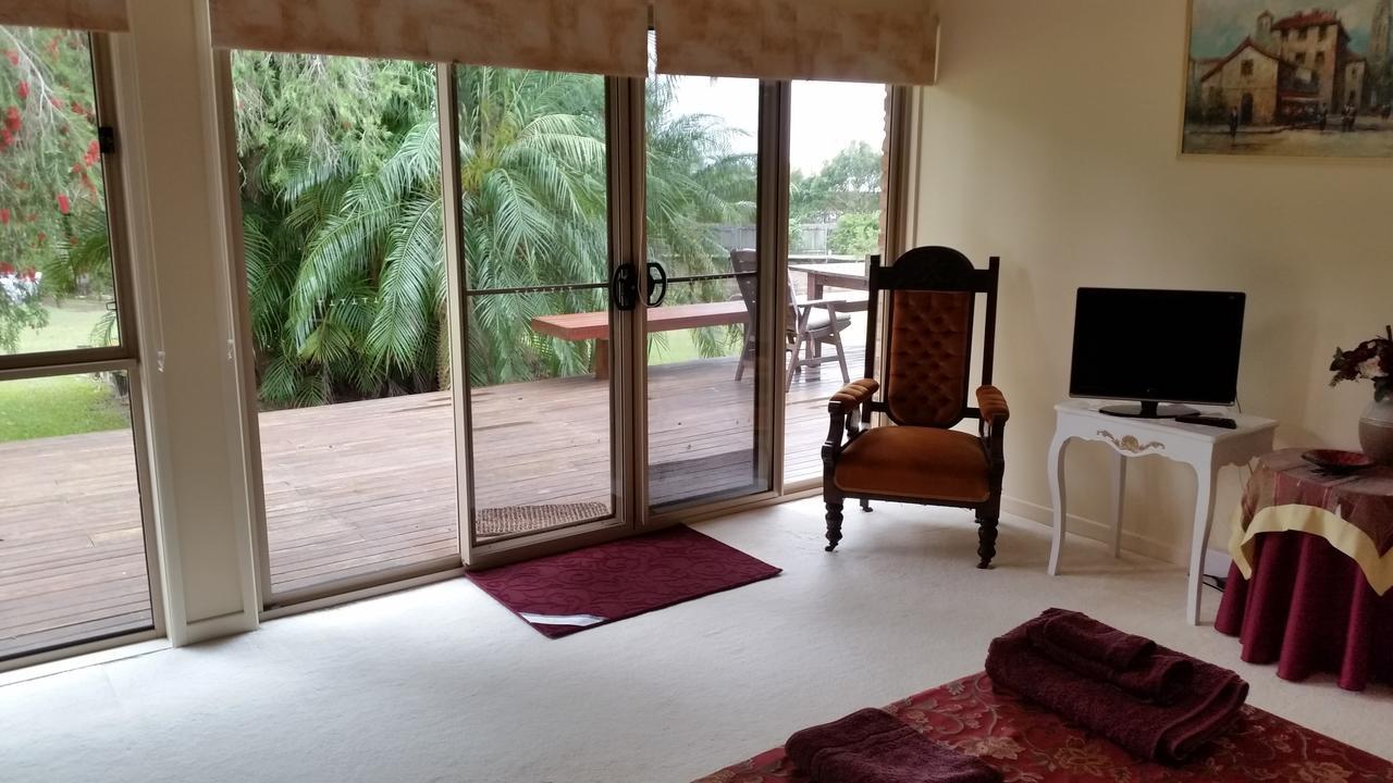 Hilltop Hideaway Ninderry Bagian luar foto
